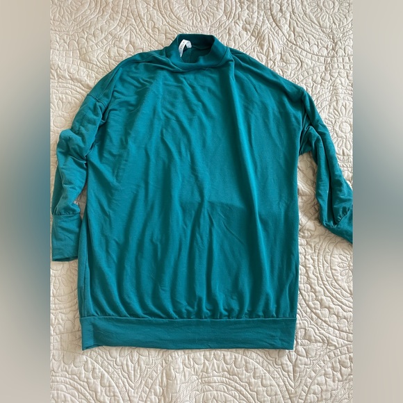 Fabletics tunic - Picture 1 of 1